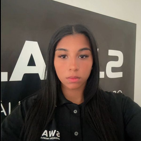 Nathalia Gomes — Secretária Administrativa da SWAT Operações Imobiliárias em Campinas, especialista em loteamentos e condomínios fechados