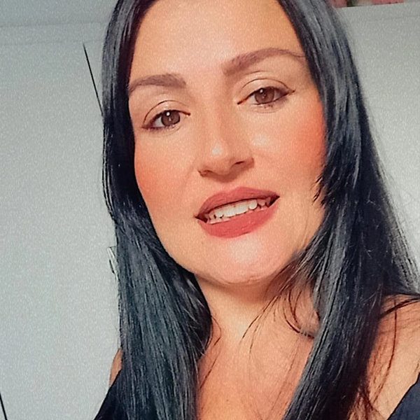 Tati Romano — Corretora da SWAT Operações Imobiliárias em Campinas, especialista em loteamentos e condomínios fechados